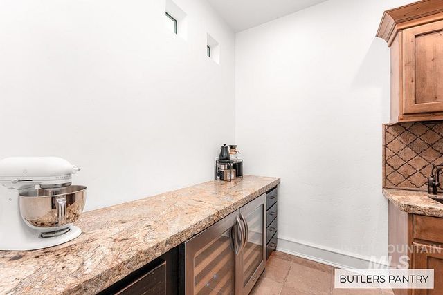 1222 S Lake Pointe Way, Eagle, ID 83616