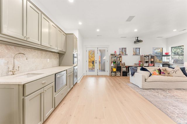 1222 S Lake Pointe Way, Eagle, ID 83616