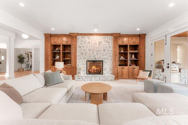 1222 S Lake Pointe Way, Eagle, ID 83616