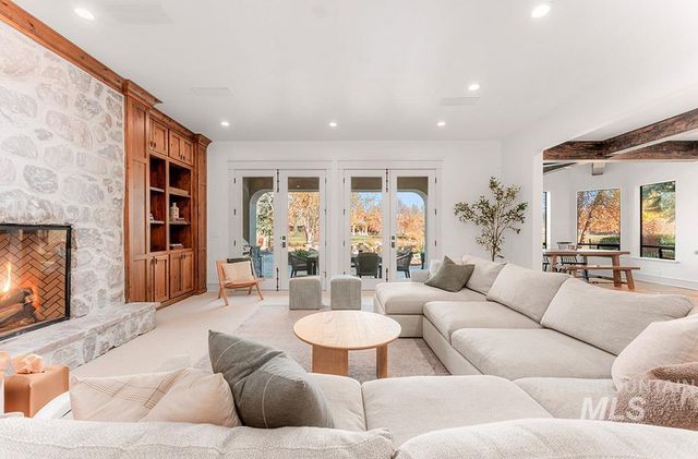 1222 S Lake Pointe Way, Eagle, ID 83616