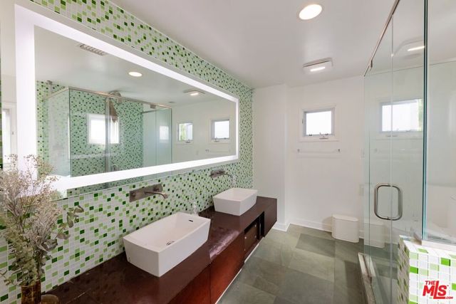 6835 Pacific View Drive, Los Angeles, CA 90068