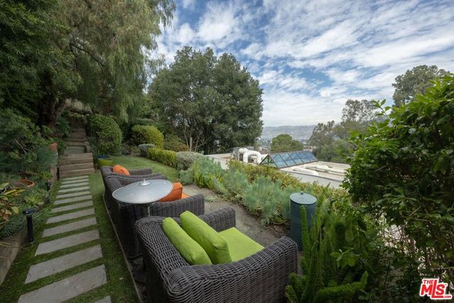 6835 Pacific View Drive, Los Angeles, CA 90068