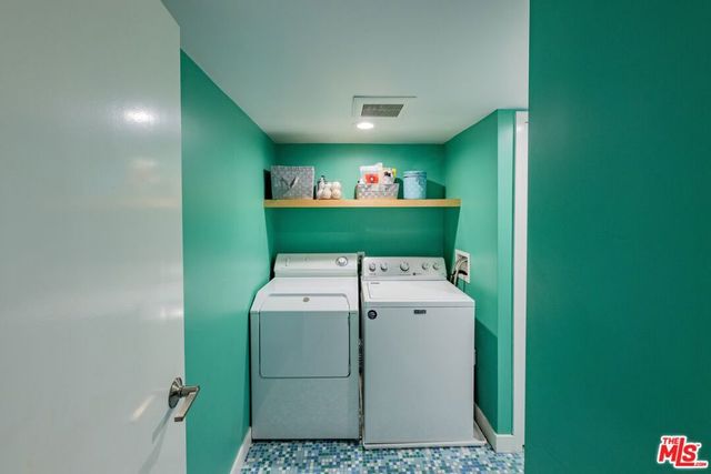 6835 Pacific View Drive, Los Angeles, CA 90068