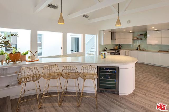 6835 Pacific View Drive, Los Angeles, CA 90068