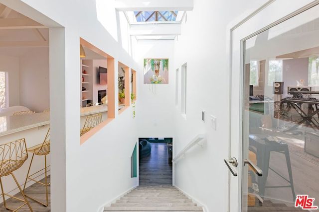 6835 Pacific View Drive, Los Angeles, CA 90068