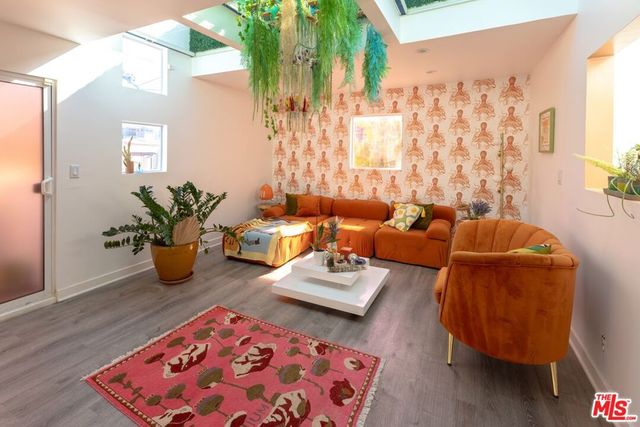 6835 Pacific View Drive, Los Angeles, CA 90068