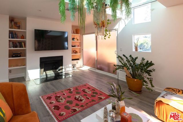 6835 Pacific View Drive, Los Angeles, CA 90068