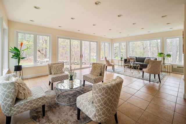 18 Saddle Ridge Rd, Dover, MA 02030