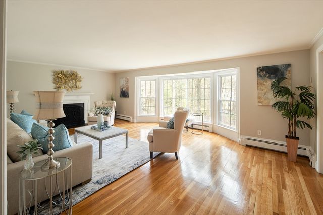 18 Saddle Ridge Rd, Dover, MA 02030