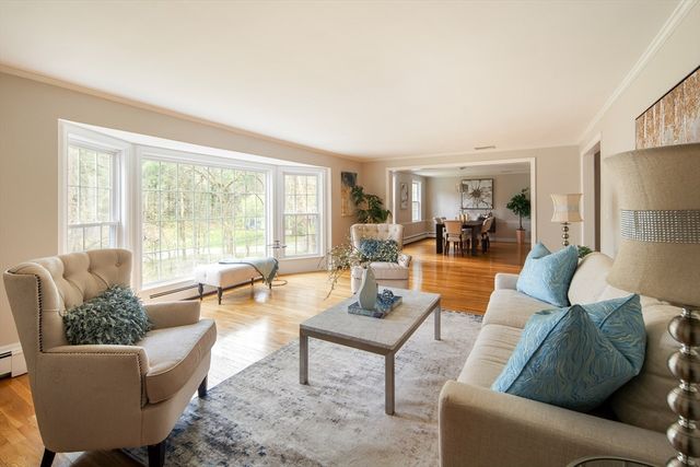 18 Saddle Ridge Rd, Dover, MA 02030