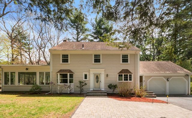 18 Saddle Ridge Rd, Dover, MA 02030