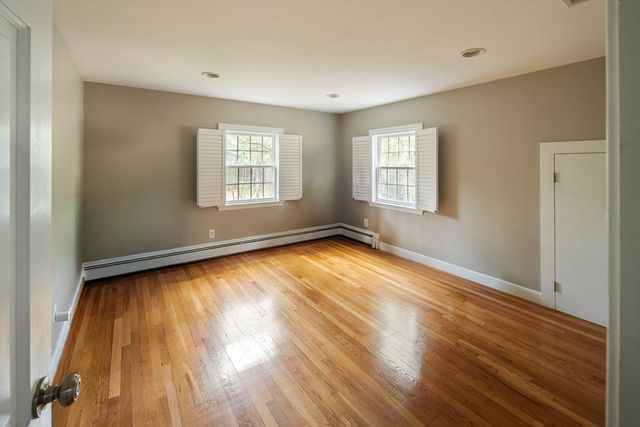 18 Saddle Ridge Rd, Dover, MA 02030
