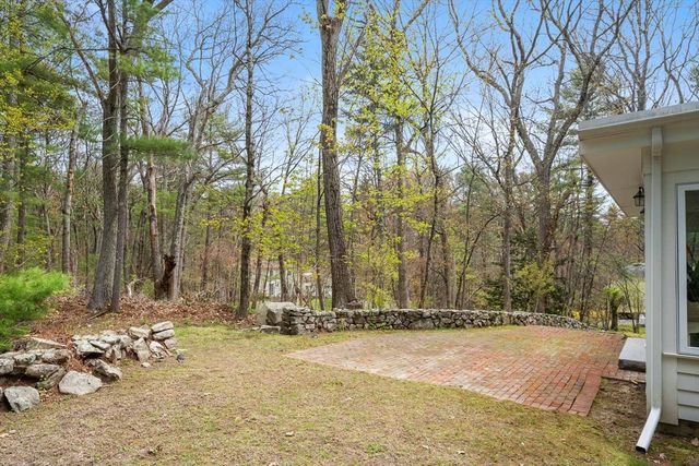 18 Saddle Ridge Rd, Dover, MA 02030