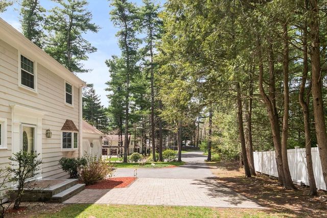18 Saddle Ridge Rd, Dover, MA 02030