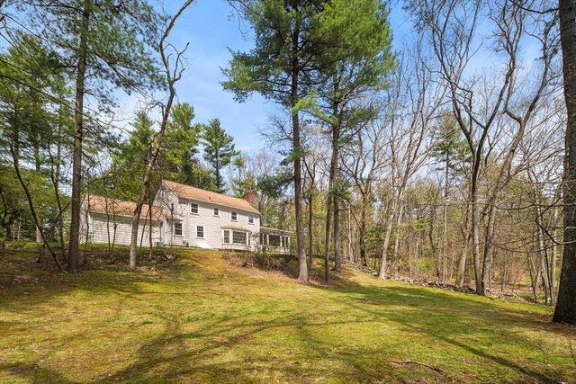 18 Saddle Ridge Rd, Dover, MA 02030