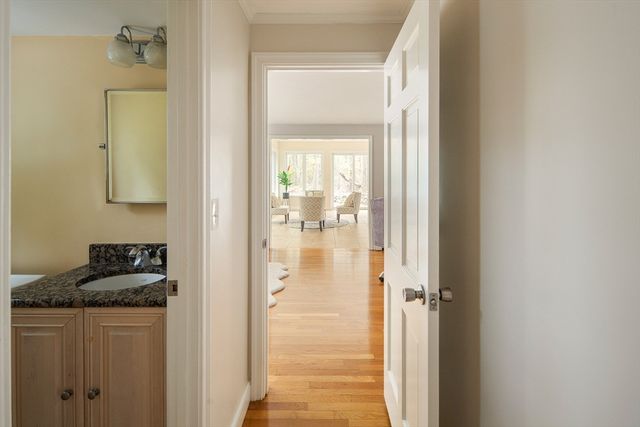 18 Saddle Ridge Rd, Dover, MA 02030