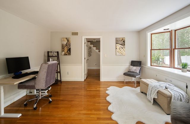 18 Saddle Ridge Rd, Dover, MA 02030