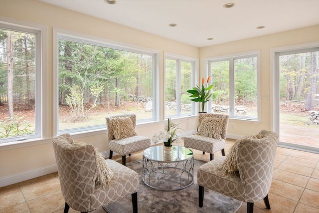18 Saddle Ridge Rd, Dover, MA 02030