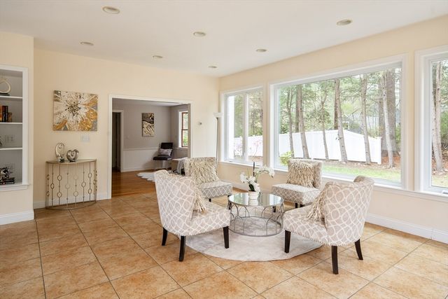 18 Saddle Ridge Rd, Dover, MA 02030