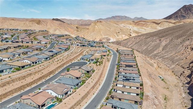 72 Crimson Cactus Avenue, Henderson, NV 89011