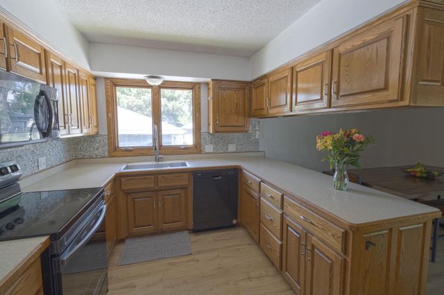 2912 9th Avenue, Anoka, MN 55303