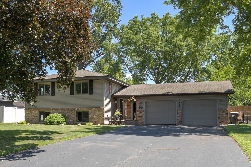2912 9th Avenue, Anoka, MN 55303