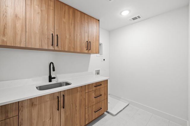 2323 N Carroll Avenue, Dallas, TX 75204