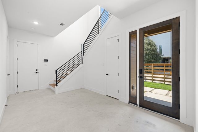 2323 N Carroll Avenue, Dallas, TX 75204