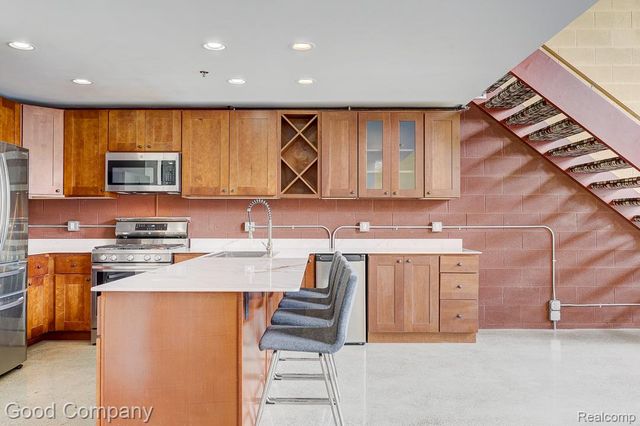 98 N Gratiot Avenue, Mt. Clemens, MI 48043