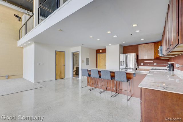 98 N Gratiot Avenue, Mt. Clemens, MI 48043