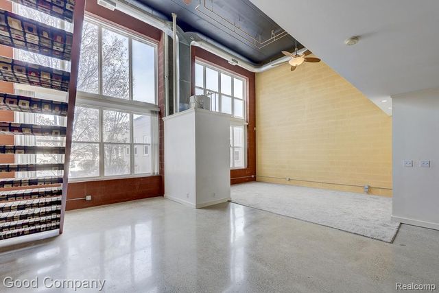 98 N Gratiot Avenue, Mt. Clemens, MI 48043