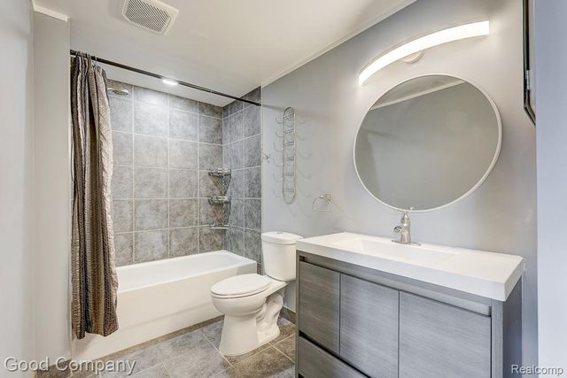 98 N Gratiot Avenue, Mt. Clemens, MI 48043