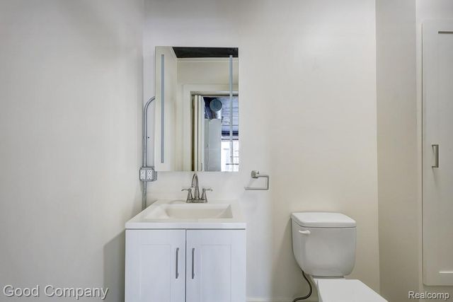 98 N Gratiot Avenue, Mt. Clemens, MI 48043