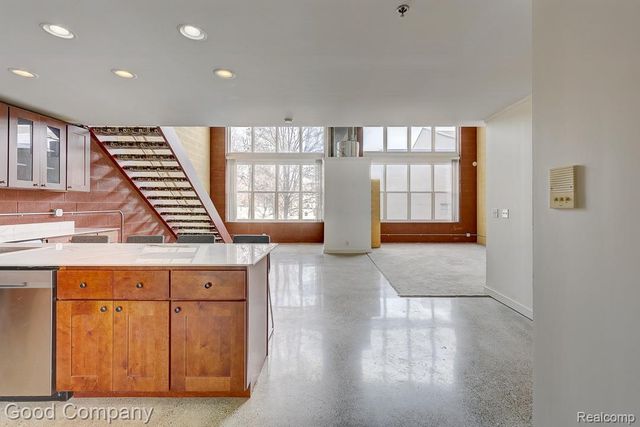 98 N Gratiot Avenue, Mt. Clemens, MI 48043