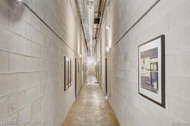 98 N Gratiot Avenue, Mt. Clemens, MI 48043