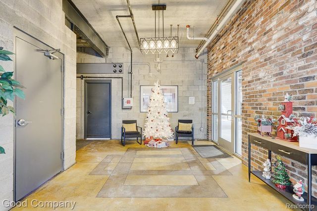 98 N Gratiot Avenue, Mt. Clemens, MI 48043