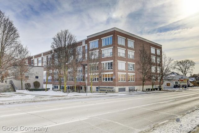 98 N Gratiot Avenue, Mt. Clemens, MI 48043