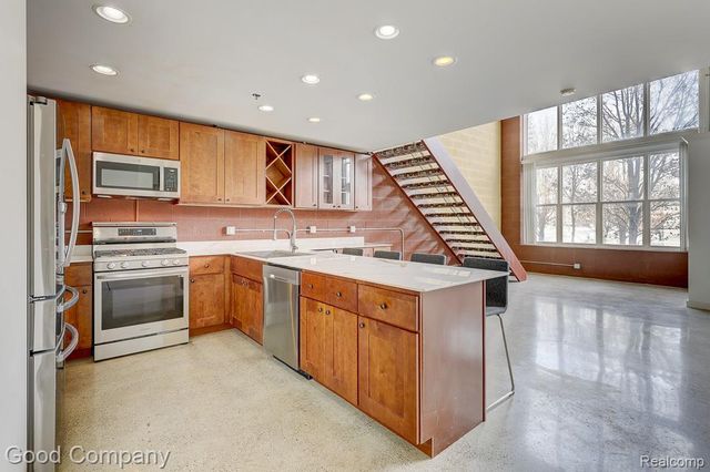 98 N Gratiot Avenue, Mt. Clemens, MI 48043