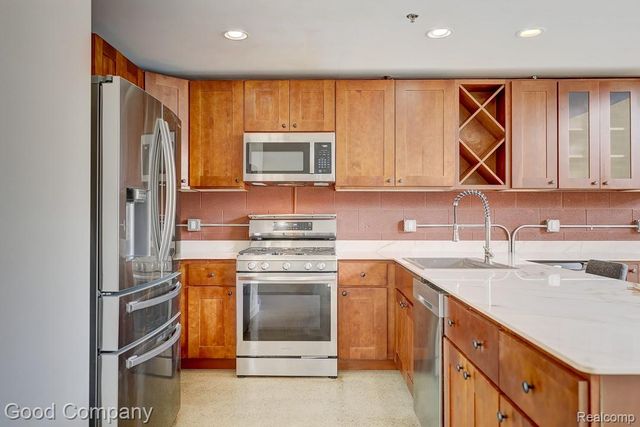 98 N Gratiot Avenue, Mt. Clemens, MI 48043