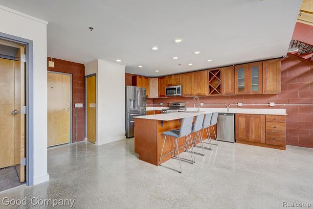 98 N Gratiot Avenue, Mt. Clemens, MI 48043