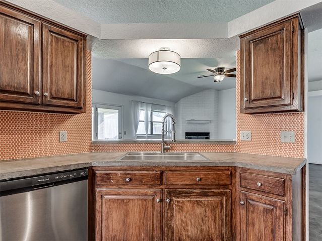 1621 Park View Place, Edmond, OK 73003