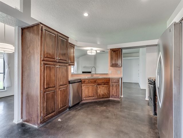 1621 Park View Place, Edmond, OK 73003
