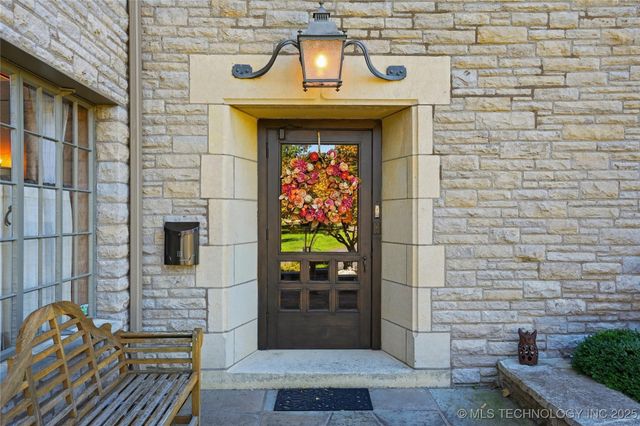 3132 COLUMBIA CIR Circle, Tulsa, OK 74105