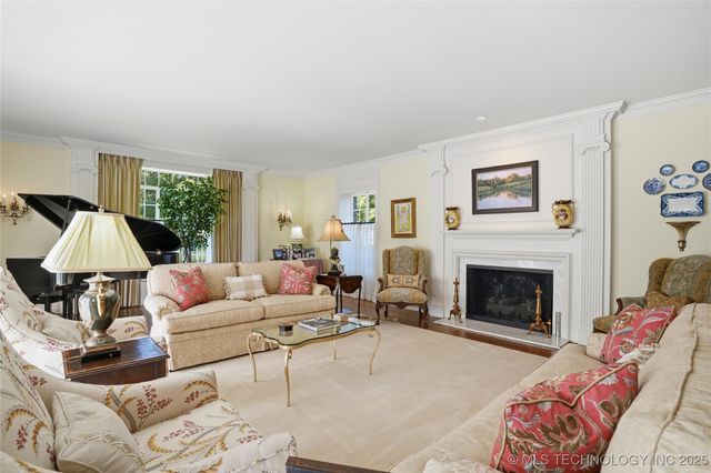 3132 COLUMBIA CIR Circle, Tulsa, OK 74105