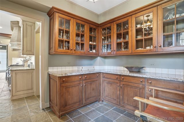 3132 COLUMBIA CIR Circle, Tulsa, OK 74105