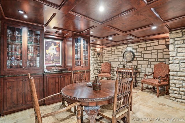 3132 COLUMBIA CIR Circle, Tulsa, OK 74105