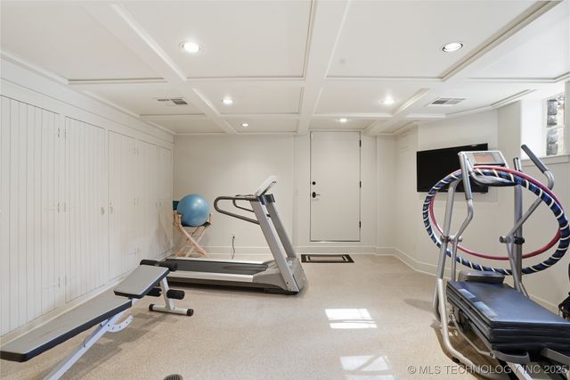 3132 COLUMBIA CIR Circle, Tulsa, OK 74105