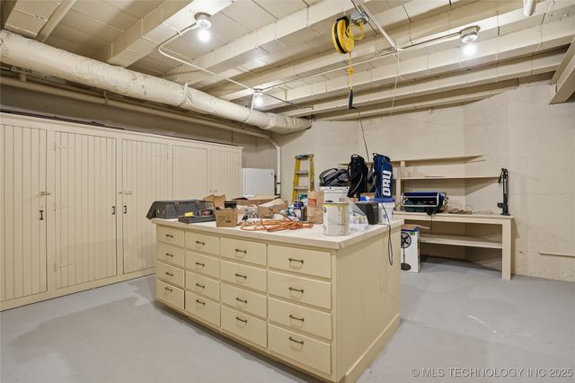 3132 COLUMBIA CIR Circle, Tulsa, OK 74105