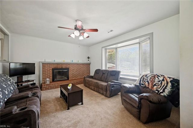 301 Waltz Farm DR, Williamsburg, VA 23185