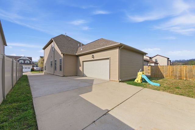 1581 Brockton Ln, Nashville, TN 37221